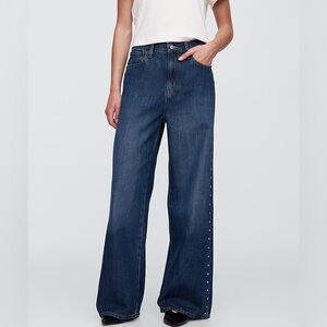 GAP High Rise SuperSoft Studded Wide-Leg Jeans - size 8/29S